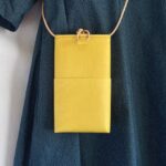 きはだ染め革のスマホショルダーバッグ tottu とっつ