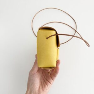 きはだ染めの革だけポシェット【muːmuː／むーむー】