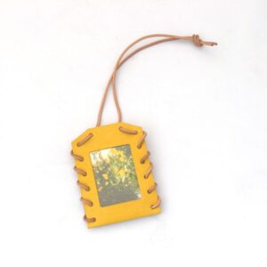 【手作りキット】草木染め革丨パスケース&チェキフレーム【nuː/ぬー】きはだ染め 写真 カード 定期