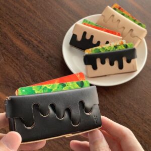 草木染め革丨名刺入れ・カードケース【黒こげサンドver.】ログウッド染め 縫わない たくさん入る 大容量