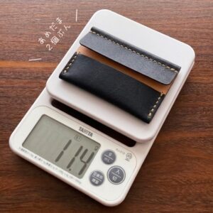 草木染め革丨薄型カードケース【quint/くいんと】ログウッド染め 手縫い 手染め 手作り