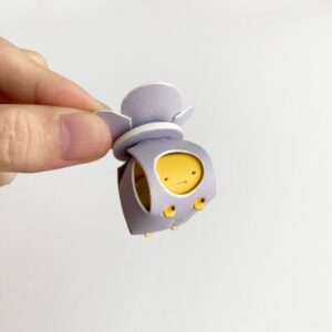 花にまぎれる革のミニオブジェ【moka / もか】(パープル×イエロー×ホワイト)